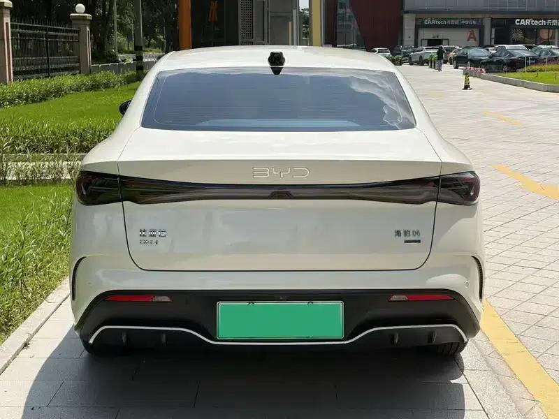Seal 06DM 2025 Intelligent Driving Edition DM-i 80KM Luxury Model — миниатюра 5