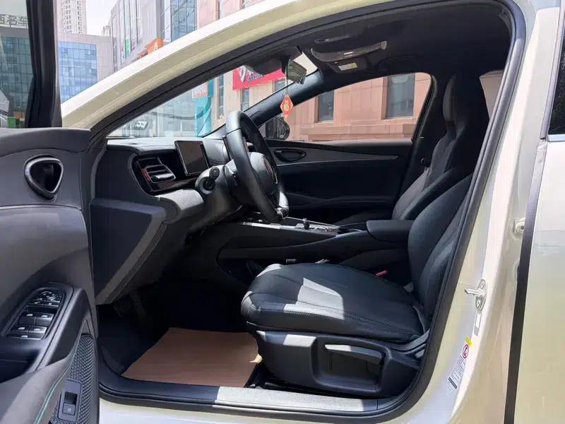 Seal 06DM 2025 Intelligent Driving Edition DM-i 80KM Luxury Model — миниатюра 8