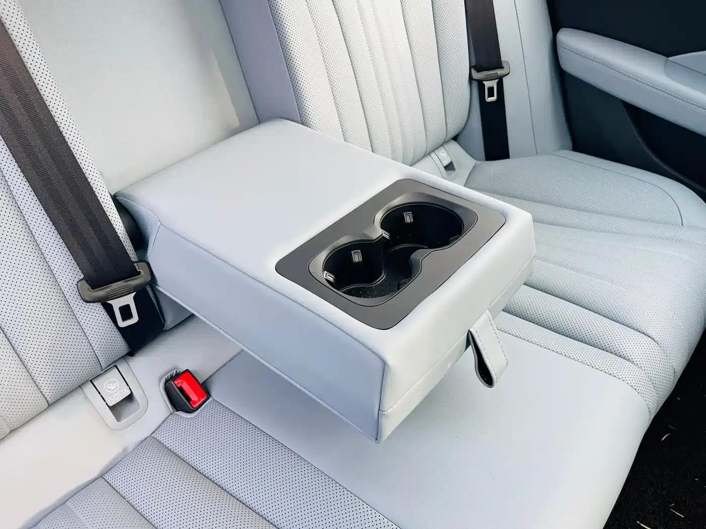 Hongqi H5 PHEV 2025 Model 170 Super Hybrid — миниатюра 23