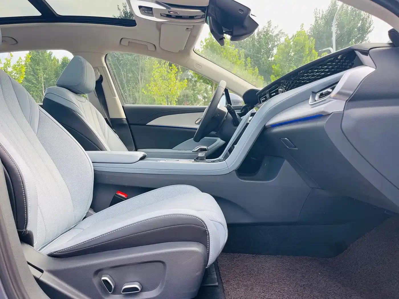 Hongqi H5 PHEV 2025 Model 170 Super Hybrid — миниатюра 25