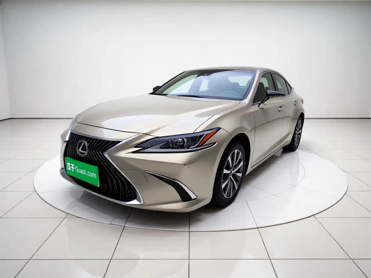Lexus ES 2020 200 Excellence Edition — миниатюра 1