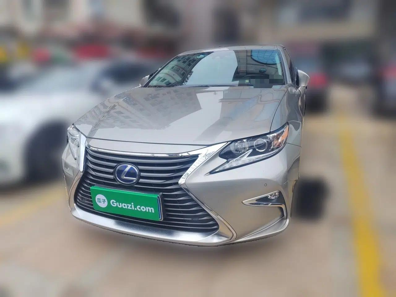 Lexus ES 2015 300h Comfort Edition — миниатюра 1
