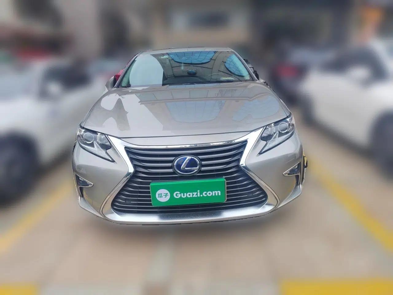 Lexus ES 2015 300h Comfort Edition — миниатюра 2
