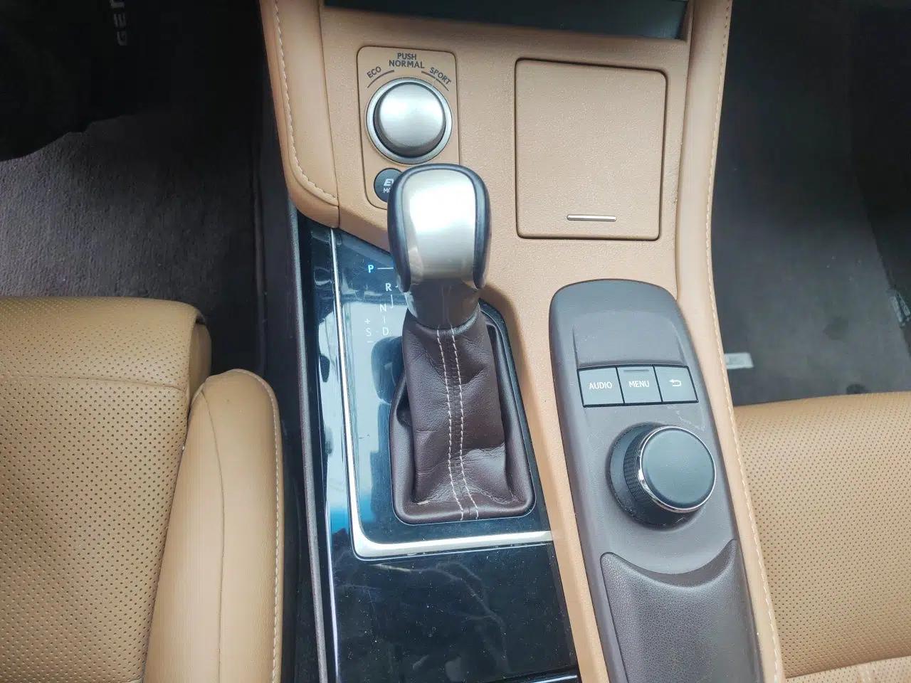 Lexus ES 2015 300h Comfort Edition — миниатюра 14