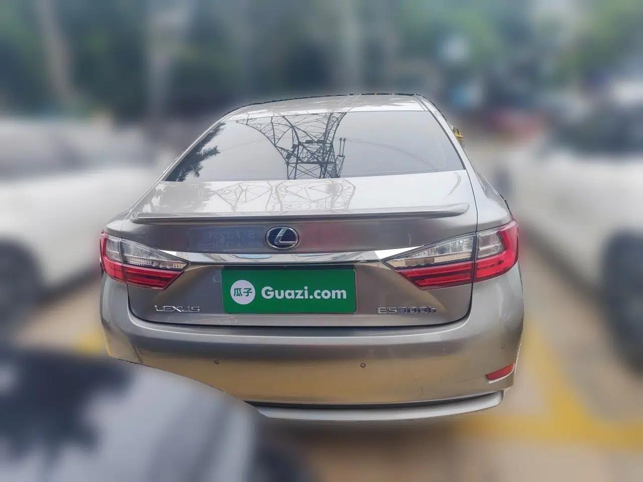 Lexus ES 2015 300h Comfort Edition — миниатюра 5