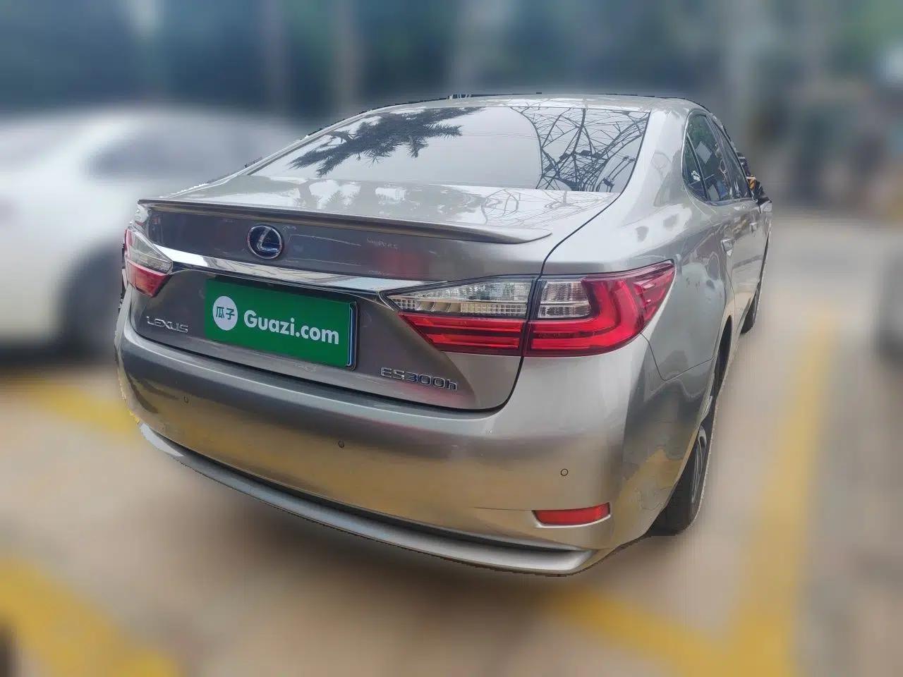 Lexus ES 2015 300h Comfort Edition — миниатюра 6