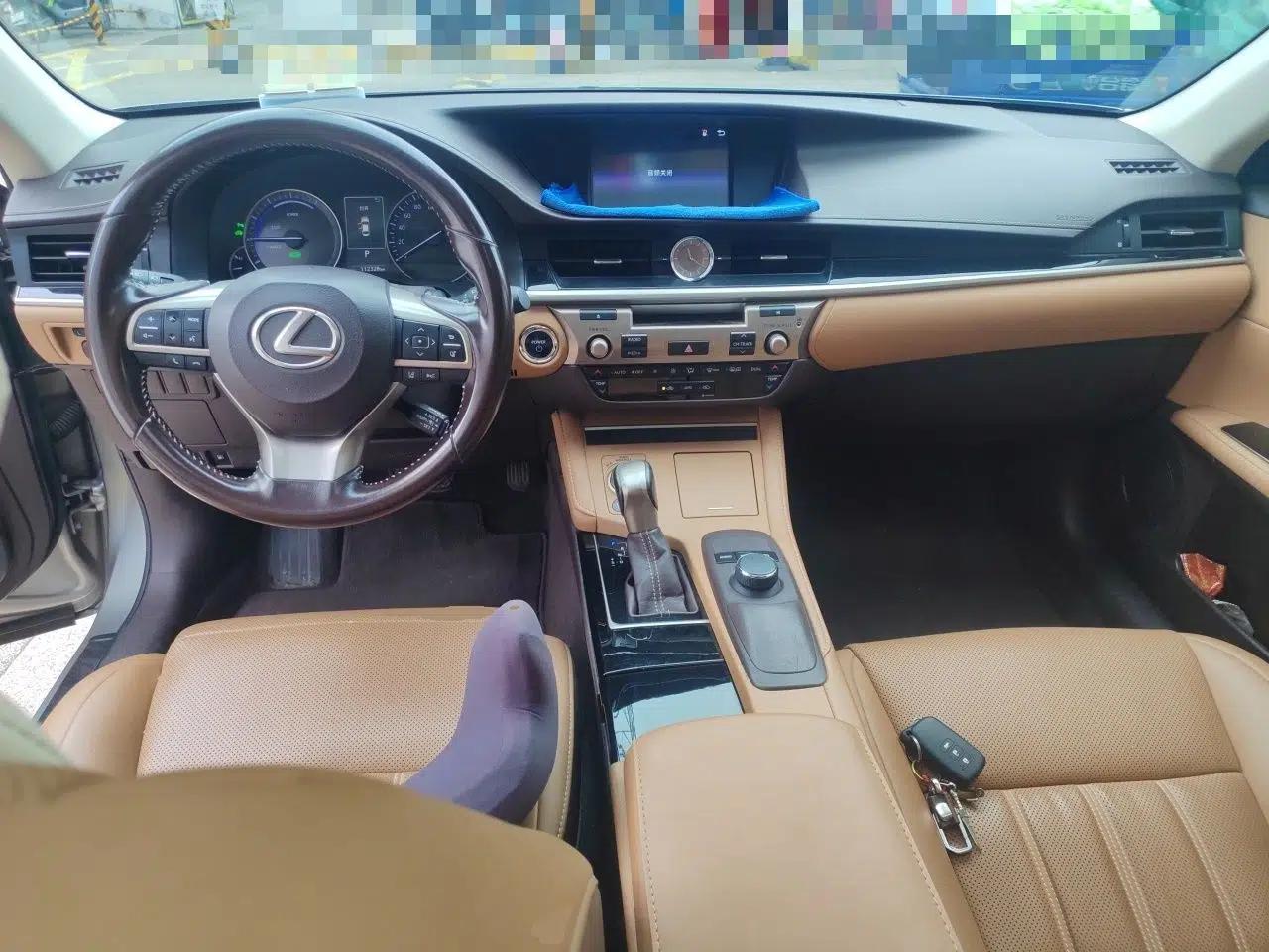 Lexus ES 2015 300h Comfort Edition — миниатюра 9