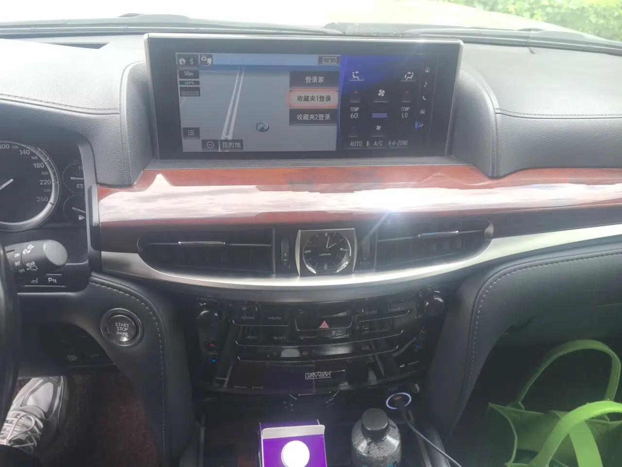 Lexus LX Lexus LX570, imported, 5.7-liter engine, eight seats. — миниатюра 13