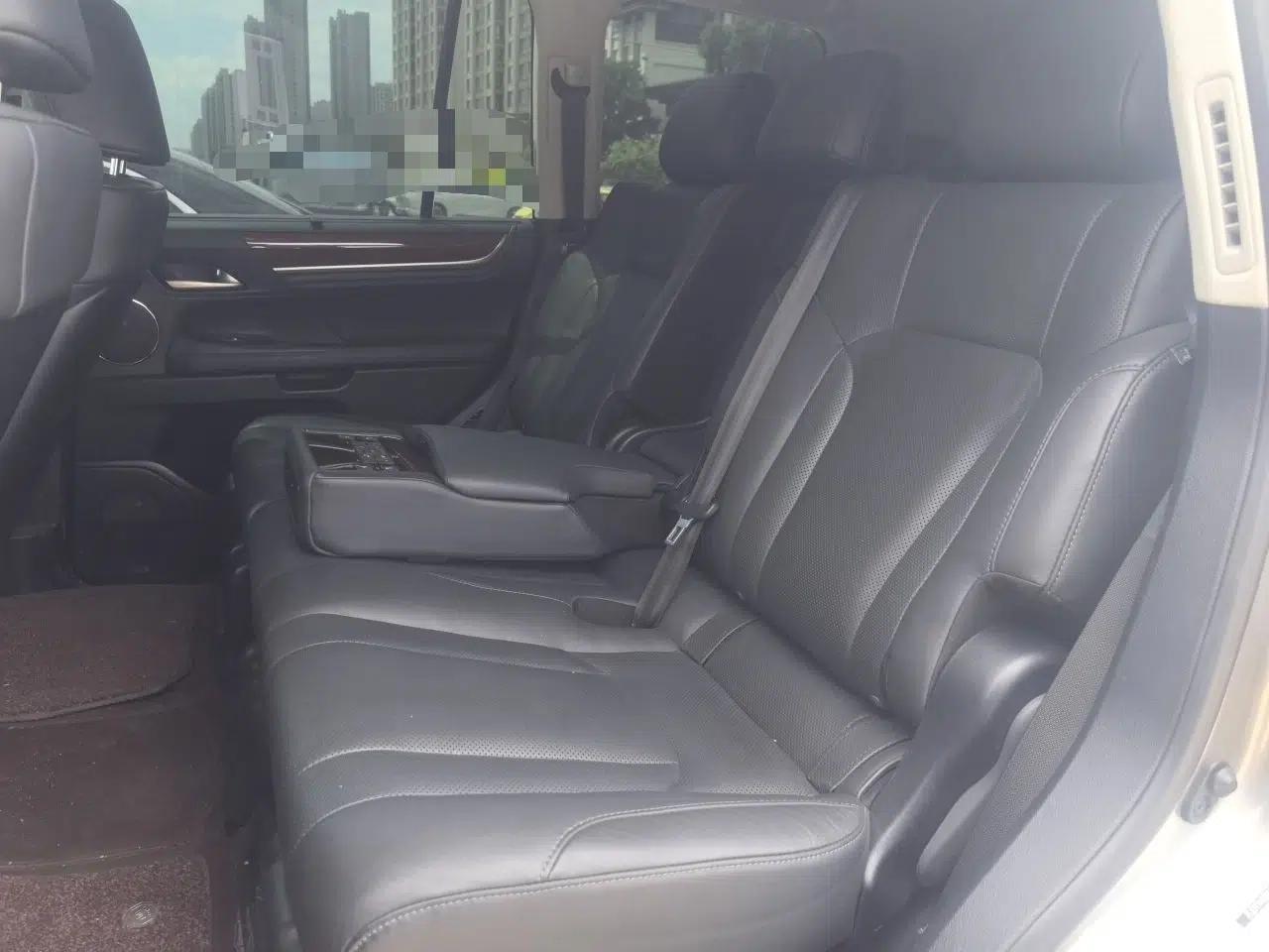 Lexus LX Lexus LX570, imported, 5.7-liter engine, eight seats. — миниатюра 17