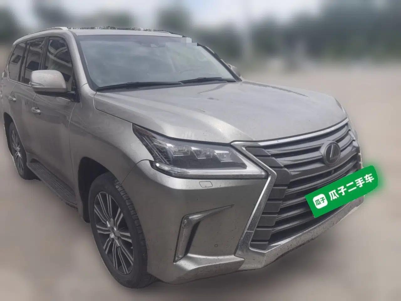 Lexus LX Lexus LX570, imported, 5.7-liter engine, eight seats. — миниатюра 3