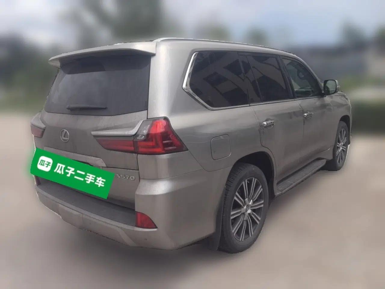 Lexus LX Lexus LX570, imported, 5.7-liter engine, eight seats. — миниатюра 6