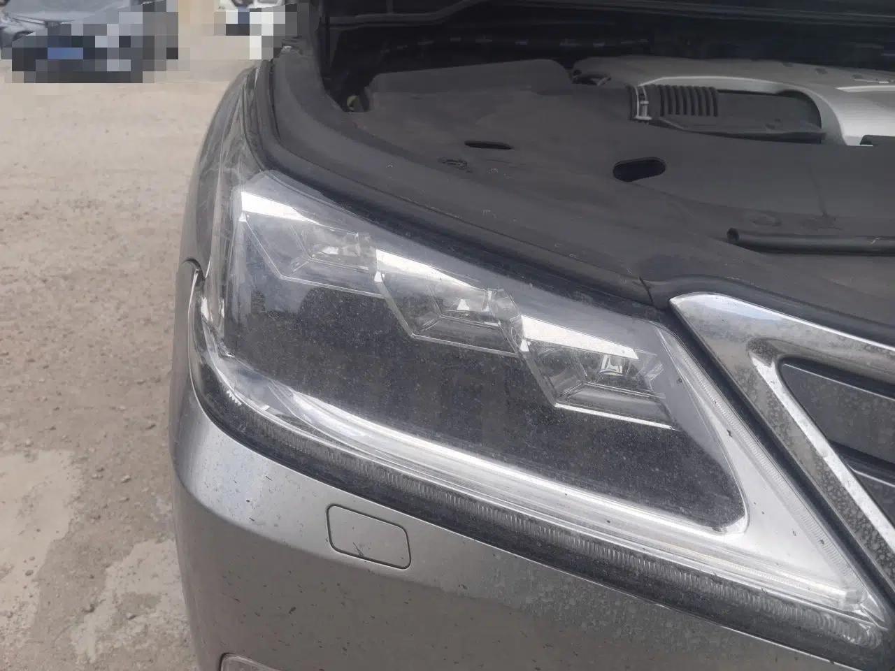 Lexus LX Lexus LX570, imported, 5.7-liter engine, eight seats. — миниатюра 7