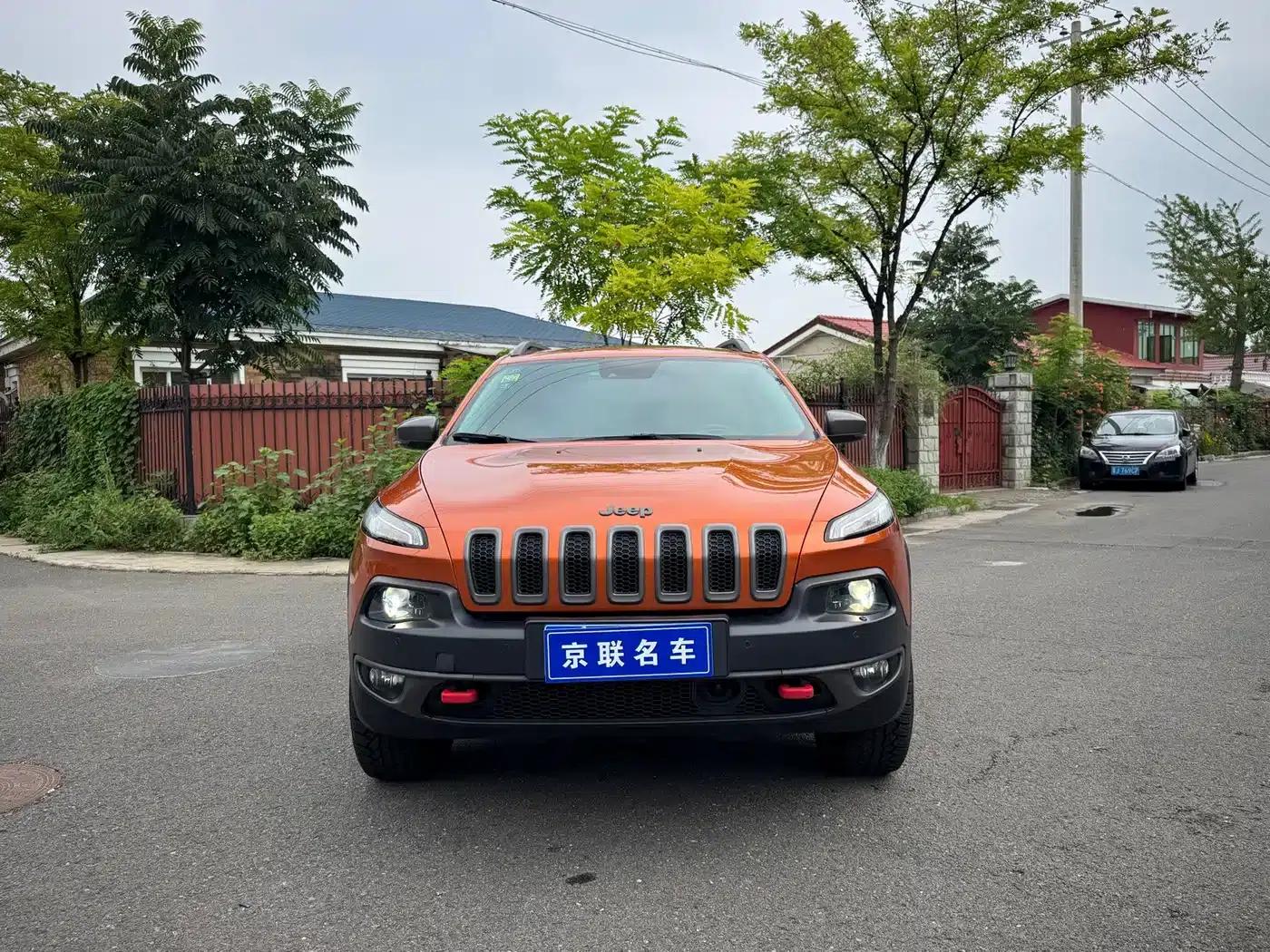 Jeep Cherokee (Imported) 2014 3.2L High-Performance Edition — миниатюра 2
