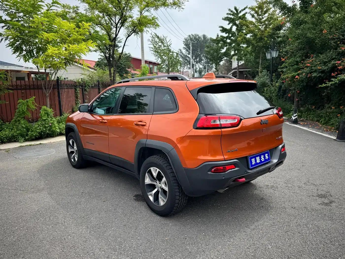 Jeep Cherokee (Imported) 2014 3.2L High-Performance Edition — миниатюра 11