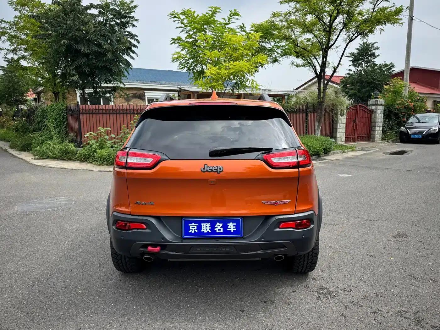 Jeep Cherokee (Imported) 2014 3.2L High-Performance Edition — миниатюра 12