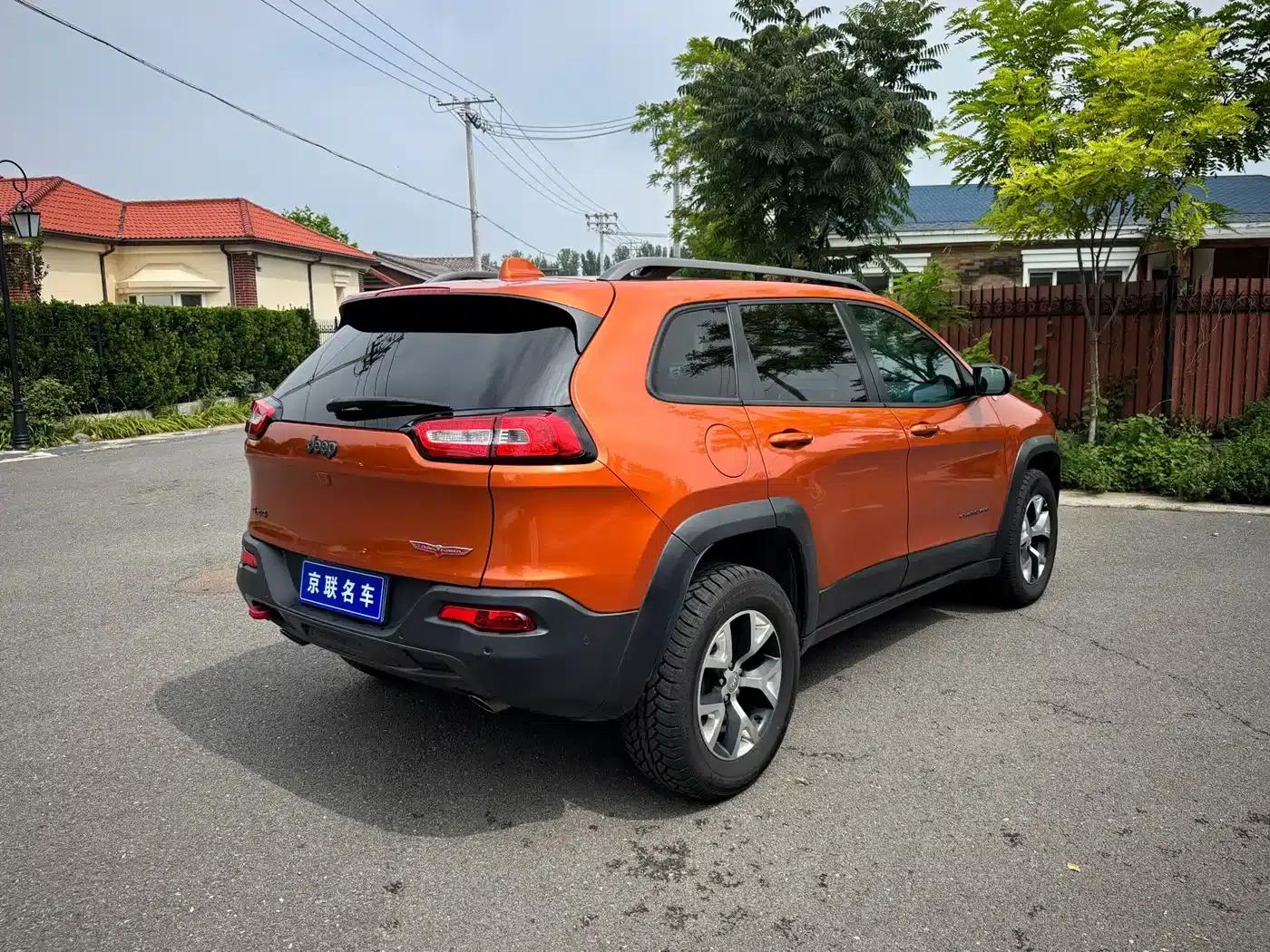 Jeep Cherokee (Imported) 2014 3.2L High-Performance Edition — миниатюра 13