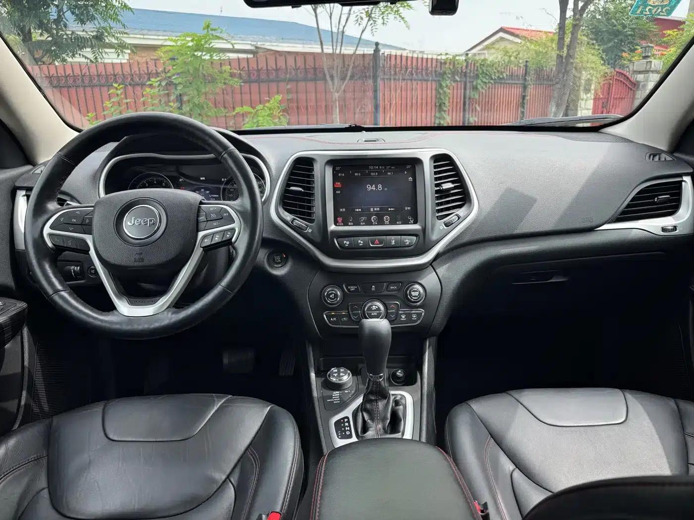 Jeep Cherokee (Imported) 2014 3.2L High-Performance Edition — миниатюра 8