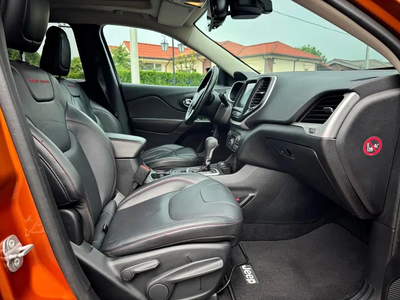 Jeep Cherokee (Imported) 2014 3.2L High-Performance Edition — миниатюра 9