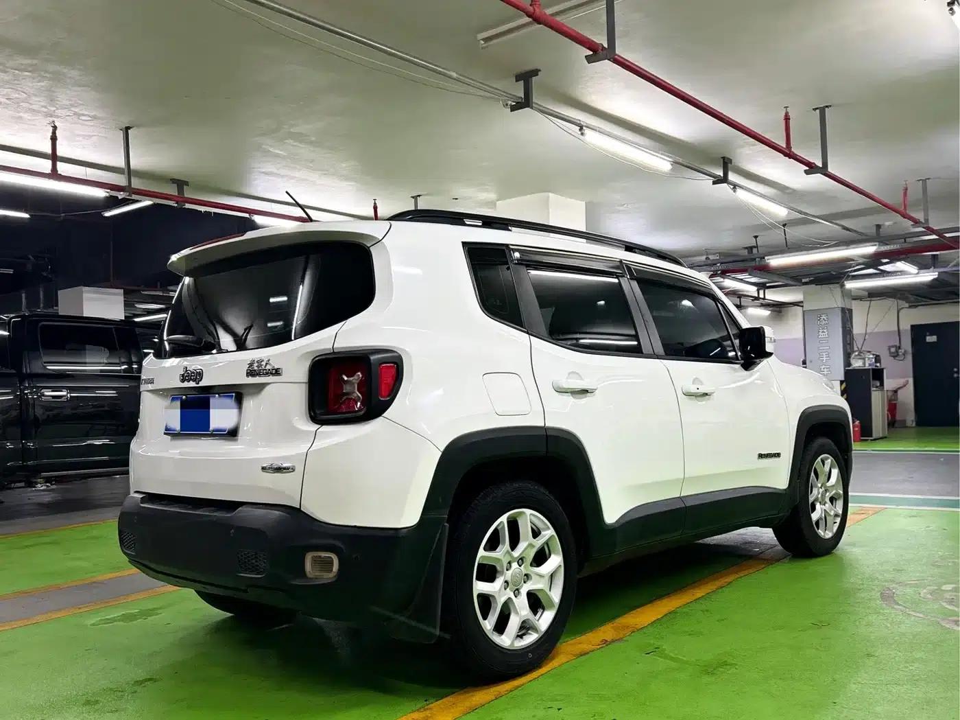 Jeep Renegade 2017 180T Automatic Performance Edition — миниатюра 4