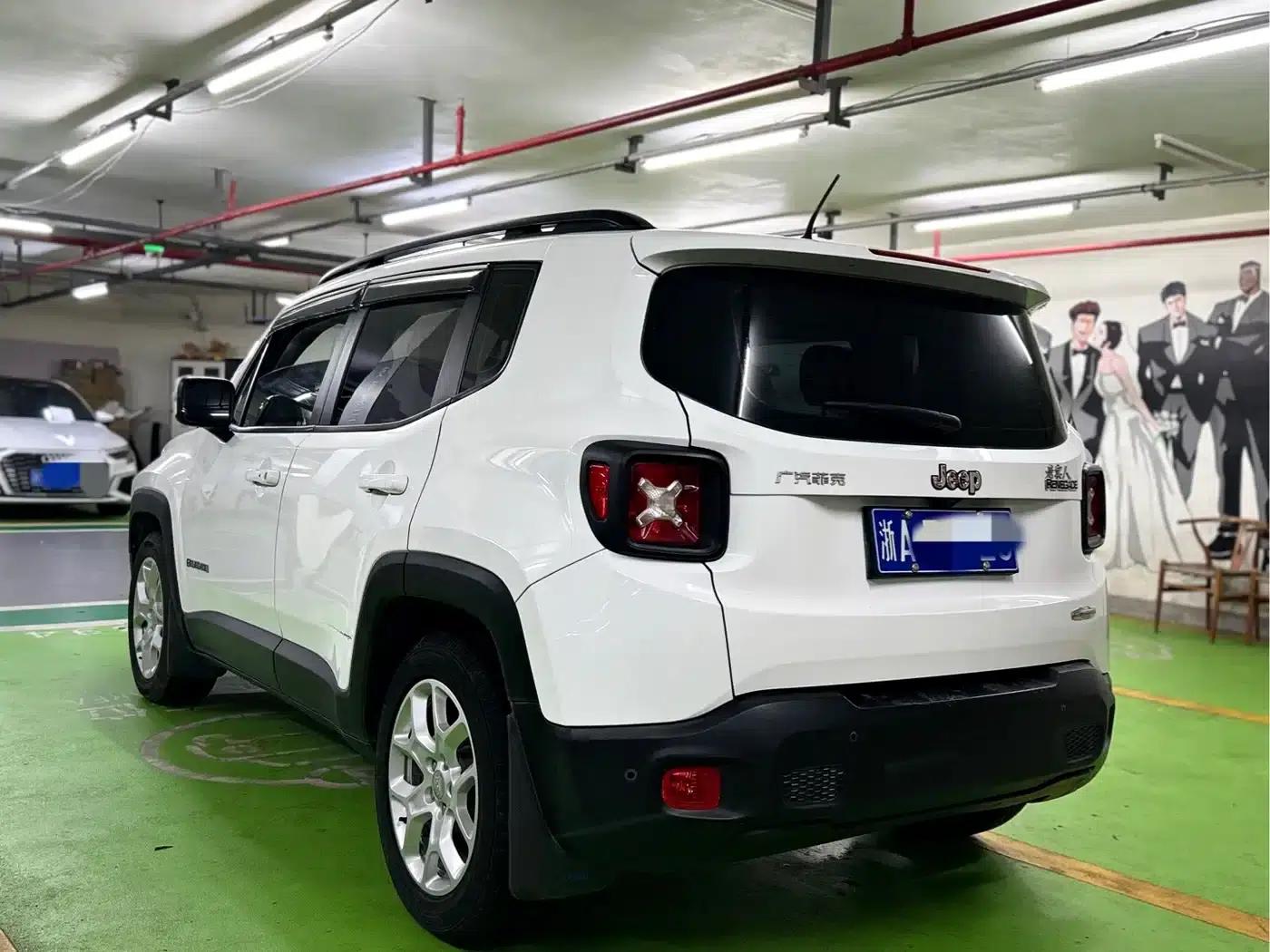 Jeep Renegade 2017 180T Automatic Performance Edition — миниатюра 6