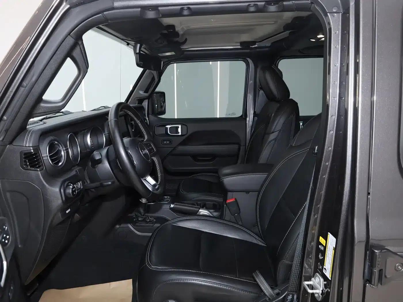 Gladiator 2022 3.6L First Edition — миниатюра 22