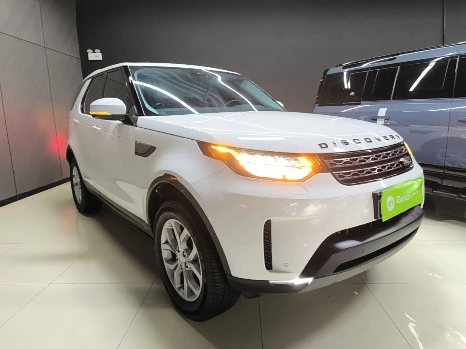 Land Rover Discovery 2017 3.0 SC V6 S — миниатюра 3