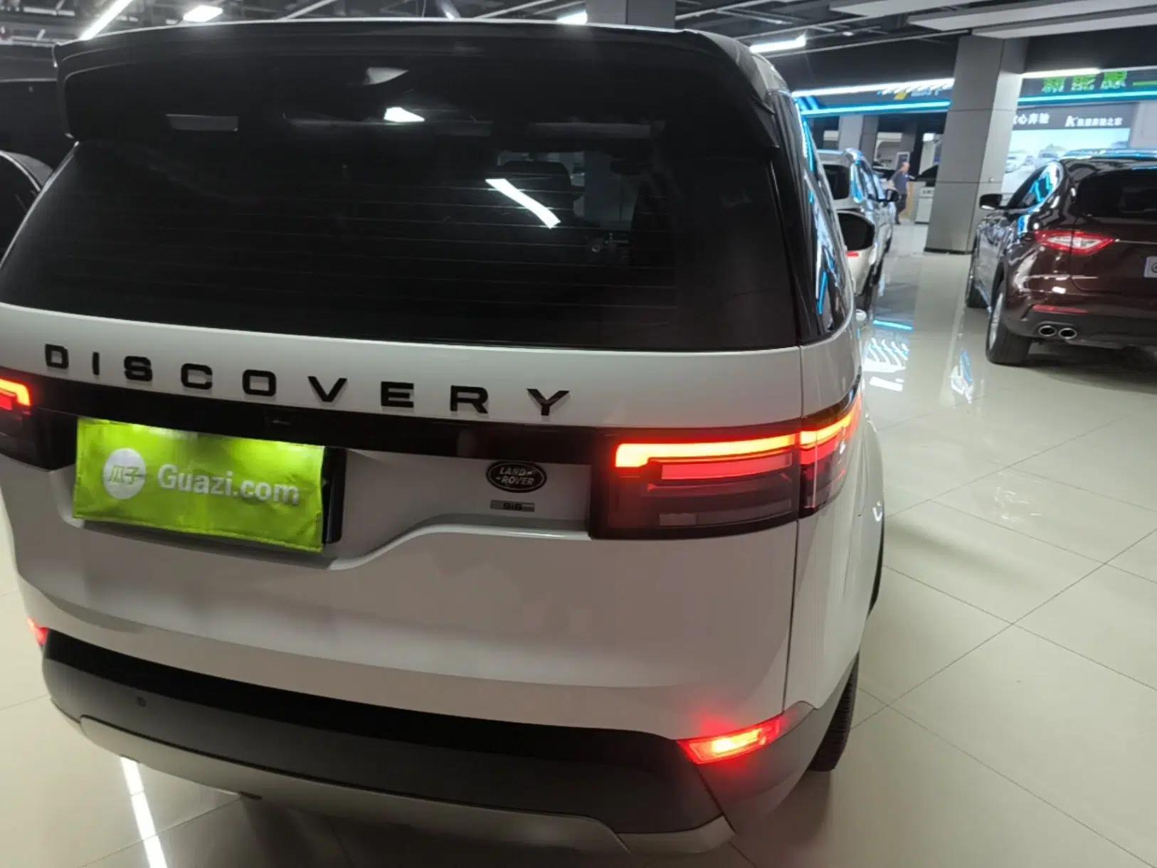 Land Rover Discovery 2017 3.0 SC V6 S — миниатюра 6