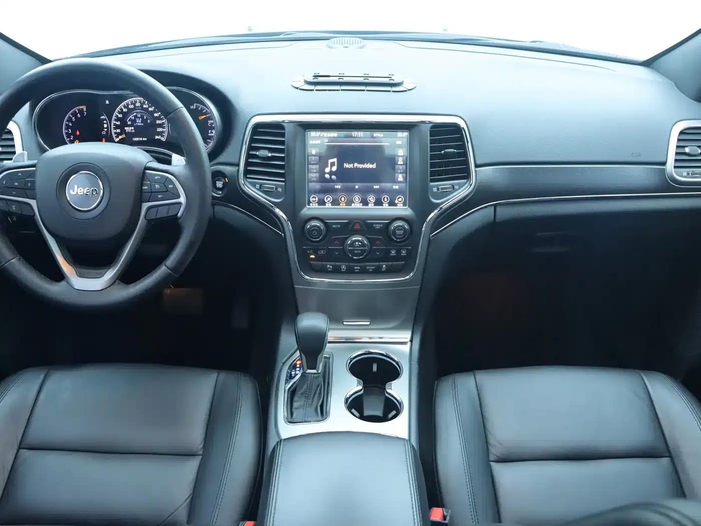 2017 Jeep Grand Cherokee (Imported) 3.0L Comfort Navigation Edition — миниатюра 15
