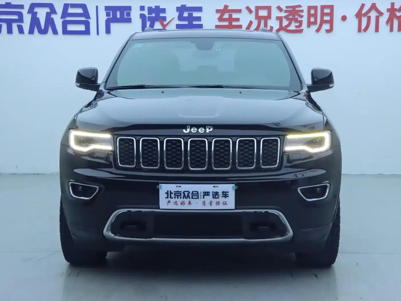 2017 Jeep Grand Cherokee (Imported) 3.0L Comfort Navigation Edition — миниатюра 3