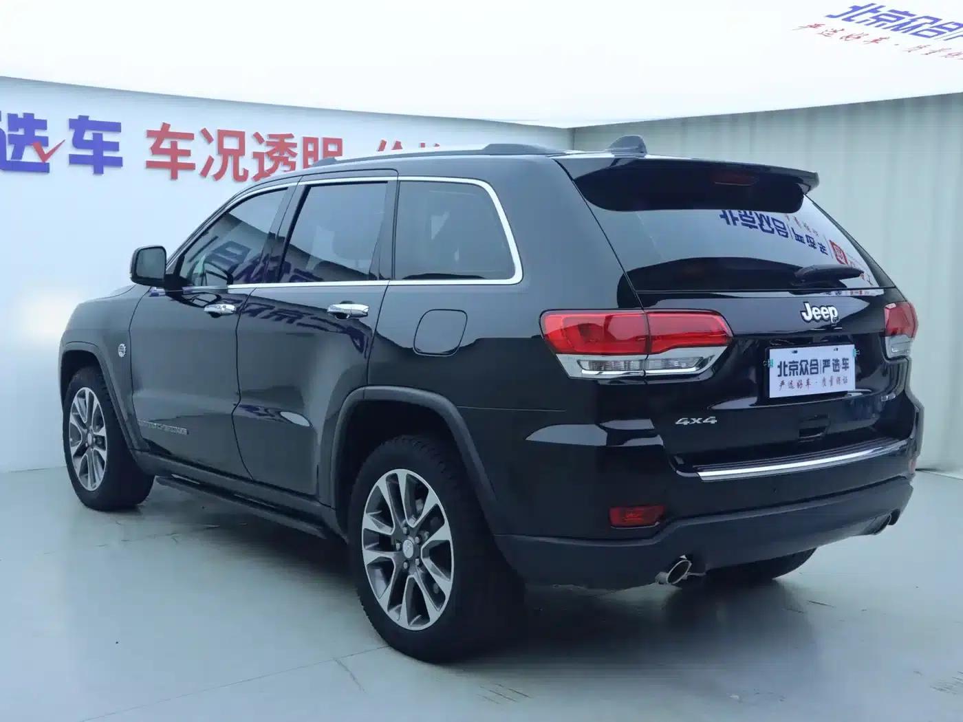 2017 Jeep Grand Cherokee (Imported) 3.0L Comfort Navigation Edition — миниатюра 23