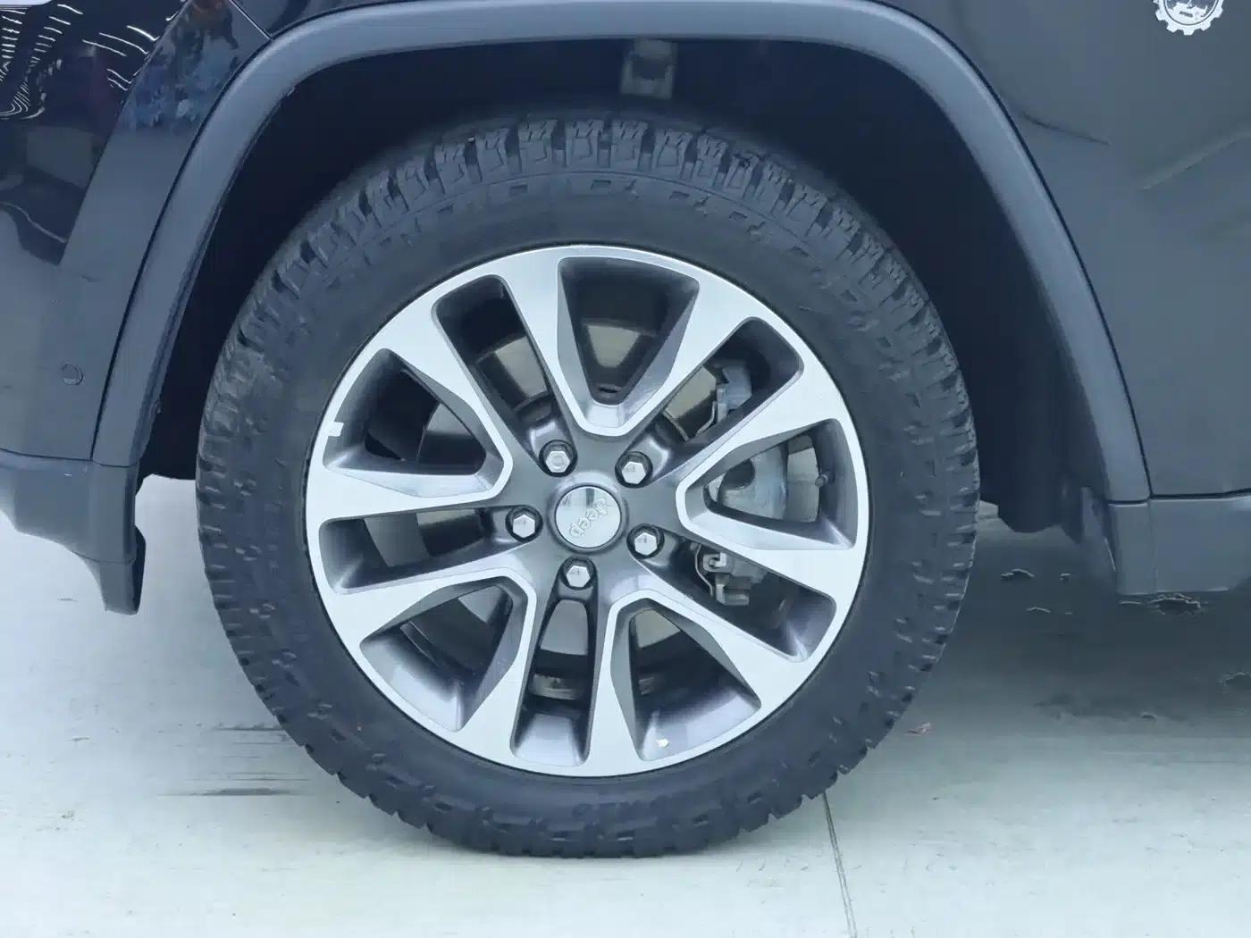 2017 Jeep Grand Cherokee (Imported) 3.0L Comfort Navigation Edition — миниатюра 4
