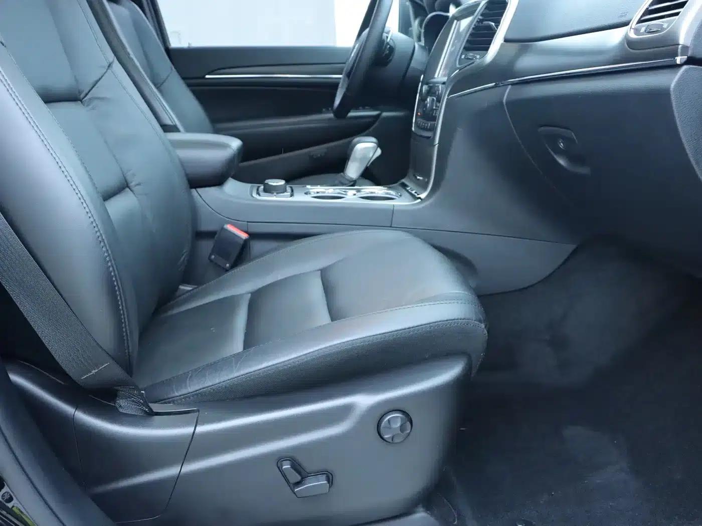 2017 Jeep Grand Cherokee (Imported) 3.0L Comfort Navigation Edition — миниатюра 8