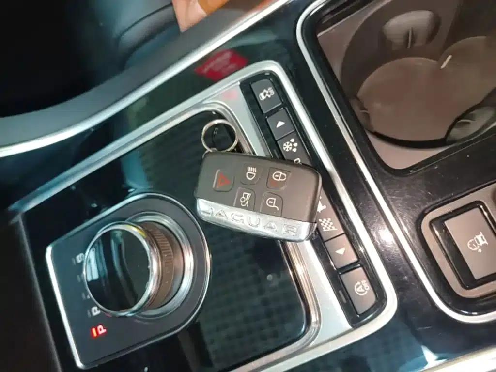 Jaguar XEL 2019 2.0T 200PS Elite Edition — миниатюра 9
