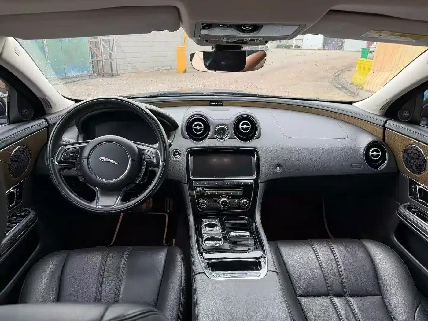 Jaguar XJ 2018 XJL 3.0 SC 2WD Elegant Business Edition — миниатюра 5