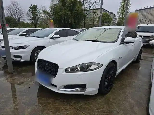 2014 Jaguar XF 2.0T Luxury Edition