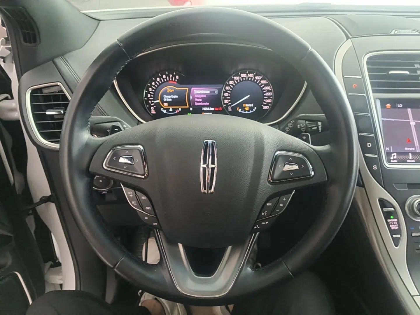 Lincoln MKX 2017 2.0T Two-Wheel Drive Deluxe Edition — миниатюра 18