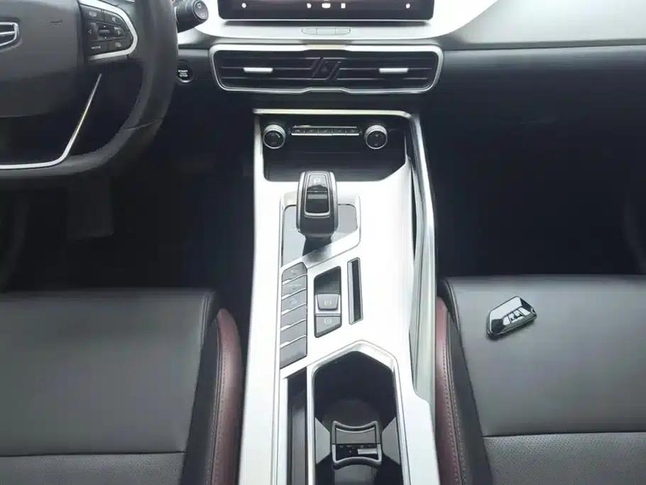 Geely Binyue 2020 Facelift 240T DCT Hunter — миниатюра 16