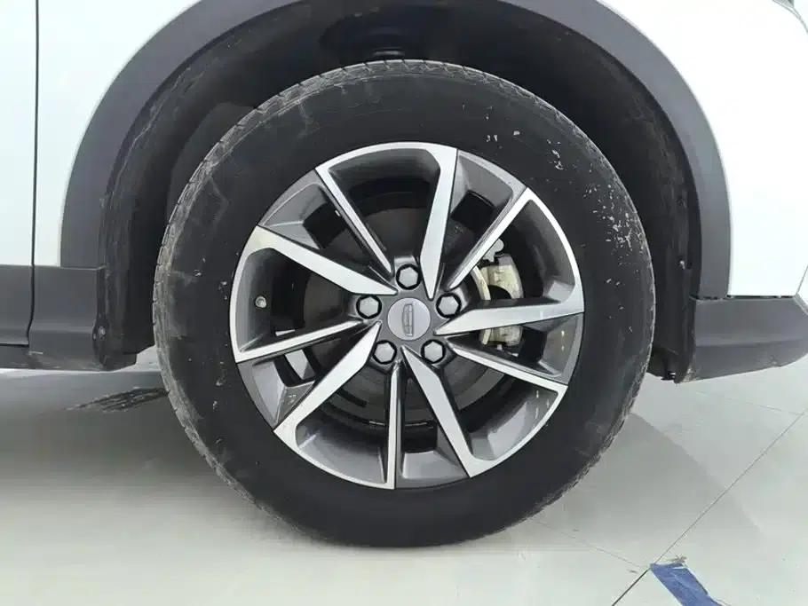 Geely Binyue 2020 Facelift 240T DCT Hunter — миниатюра 6