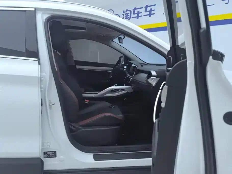 Geely Binyue 2020 Facelift 240T DCT Hunter — миниатюра 8