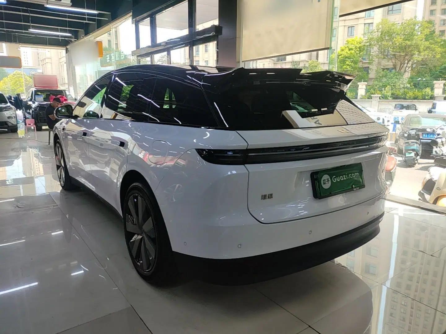 Li Auto i6 2025 Model Four-Wheel-Drive Standard Type — миниатюра 4
