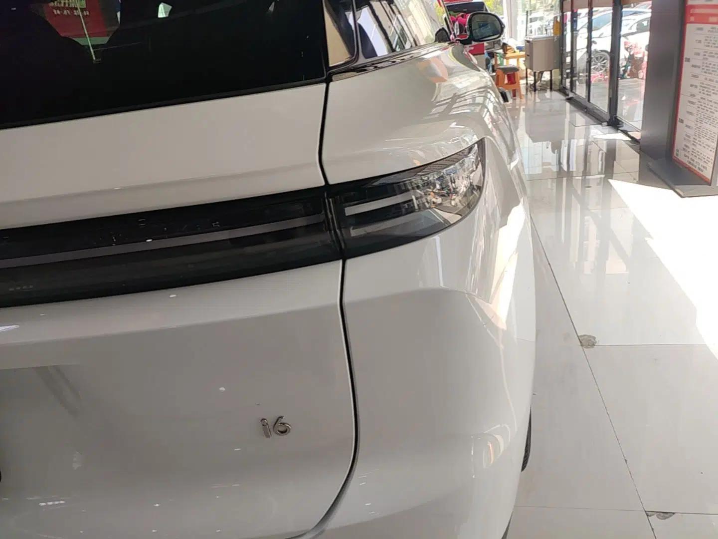 Li Auto i6 2025 Model Four-Wheel-Drive Standard Type — миниатюра 9