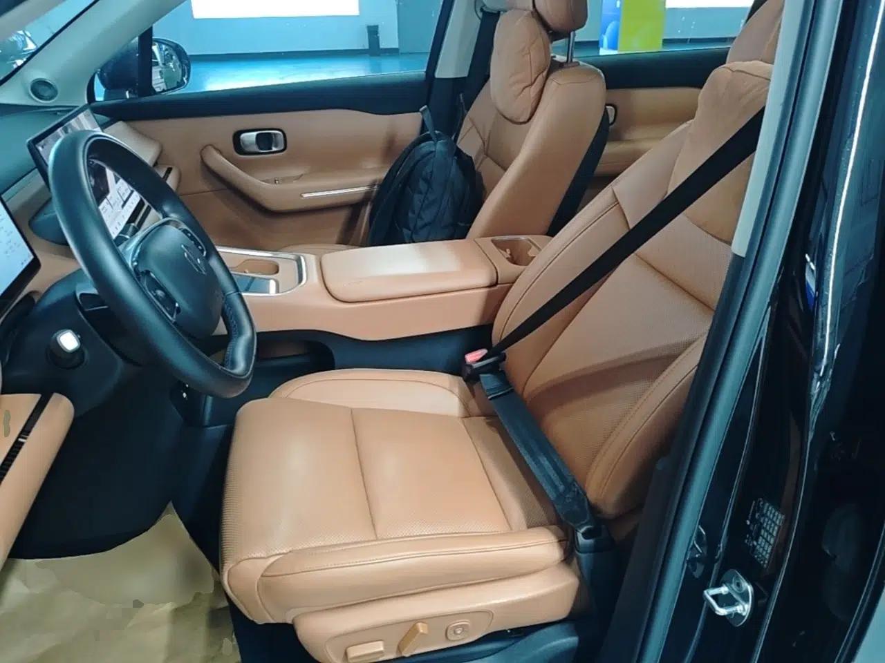 Leapmotor C16 2026 Extended-Range 280 LiDAR Zhizun Edition 6 Seats — миниатюра 17