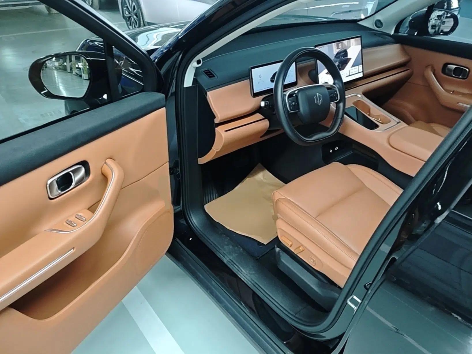 Leapmotor C16 2026 Extended-Range 280 LiDAR Zhizun Edition 6 Seats — миниатюра 18