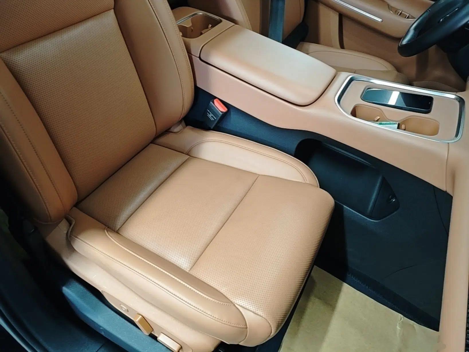 Leapmotor C16 2026 Extended-Range 280 LiDAR Zhizun Edition 6 Seats — миниатюра 19