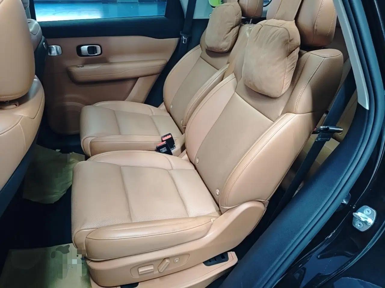 Leapmotor C16 2026 Extended-Range 280 LiDAR Zhizun Edition 6 Seats — миниатюра 20