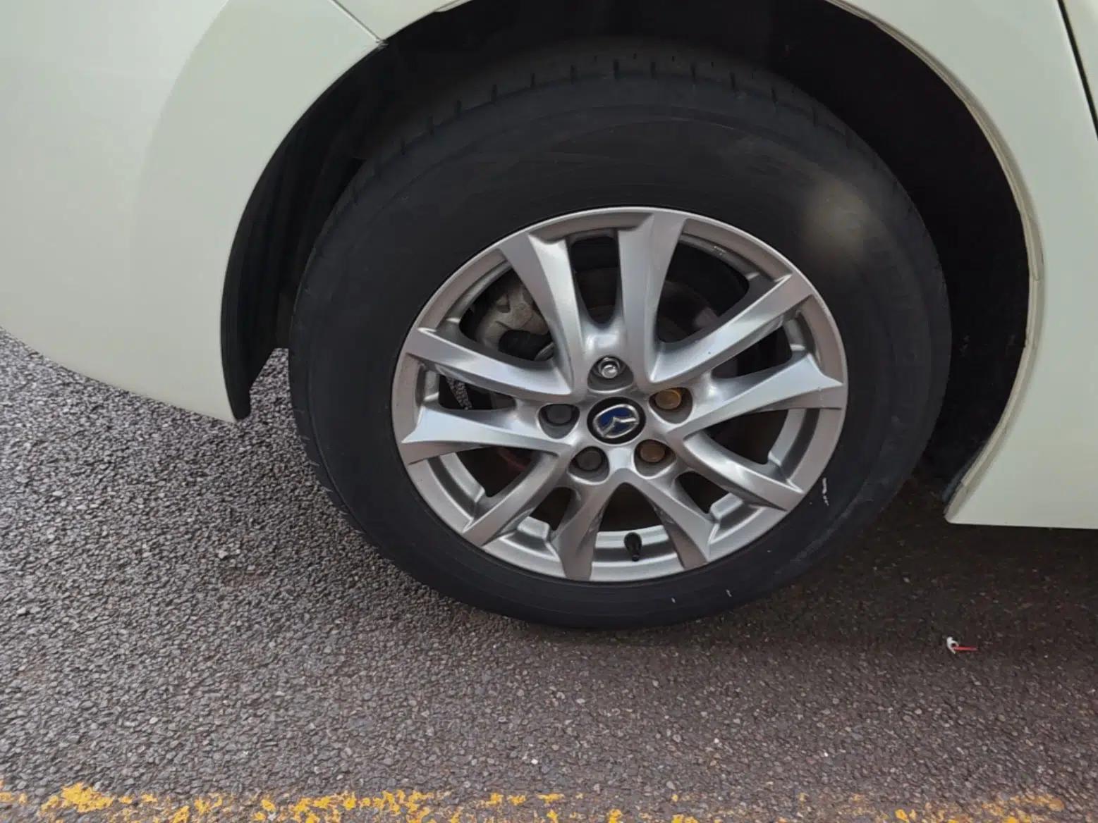 Mazda 3 Axela 2014 Sedan 1.5L Automatic Luxury Model — миниатюра 11