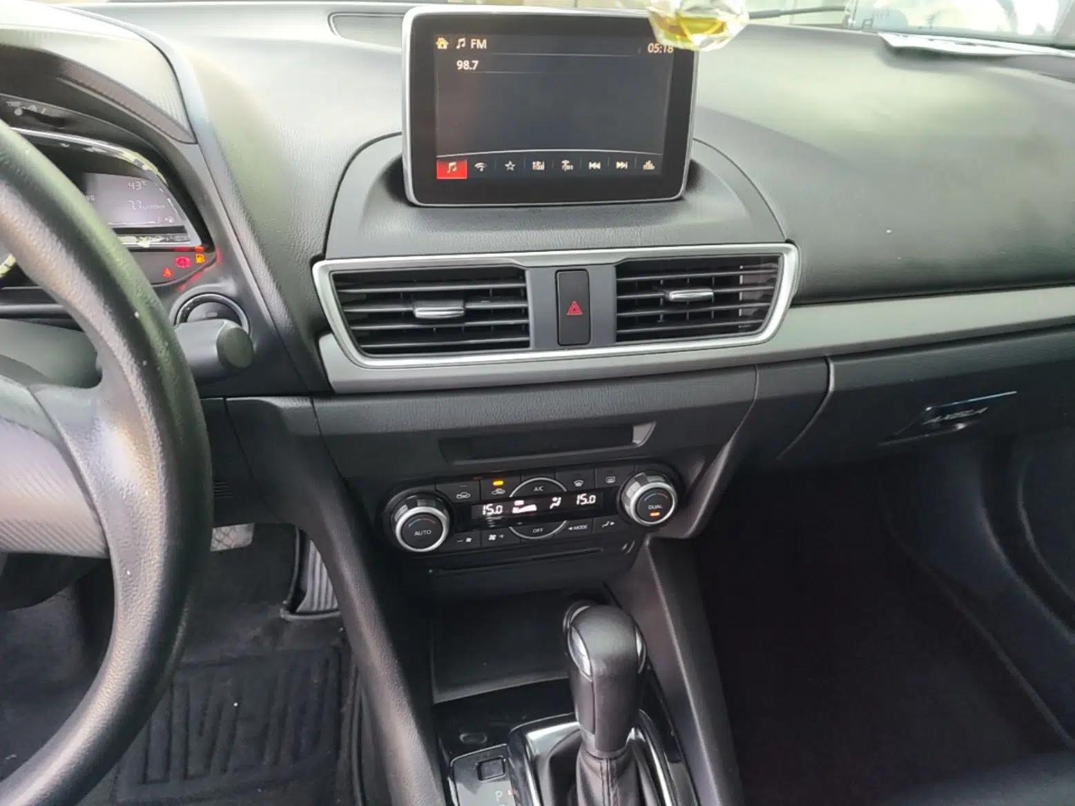 Mazda 3 Axela 2014 Sedan 1.5L Automatic Luxury Model — миниатюра 15
