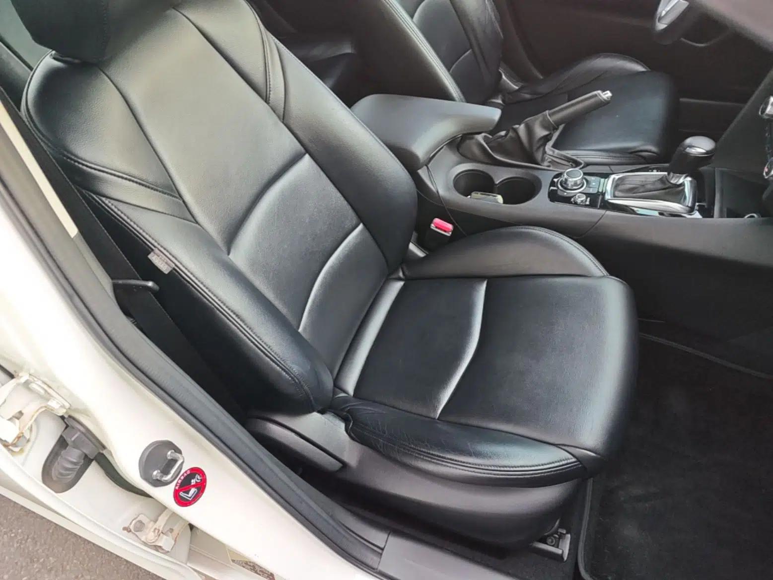 Mazda 3 Axela 2014 Sedan 1.5L Automatic Luxury Model — миниатюра 19