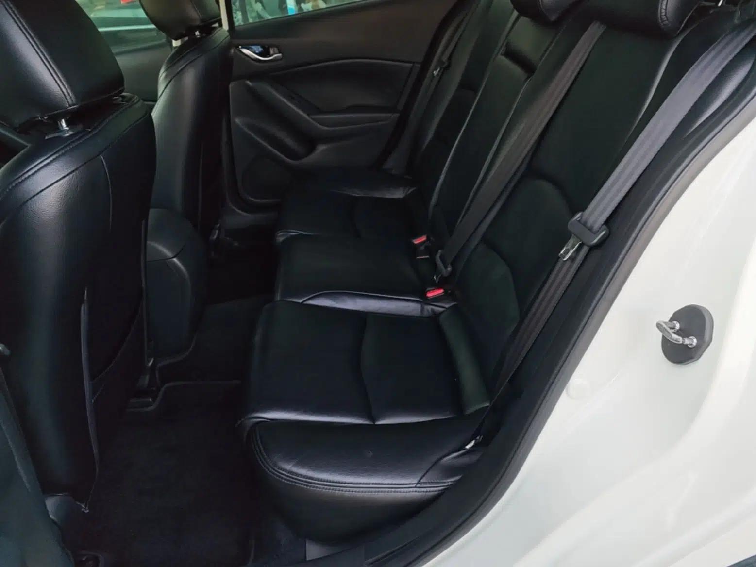 Mazda 3 Axela 2014 Sedan 1.5L Automatic Luxury Model — миниатюра 20