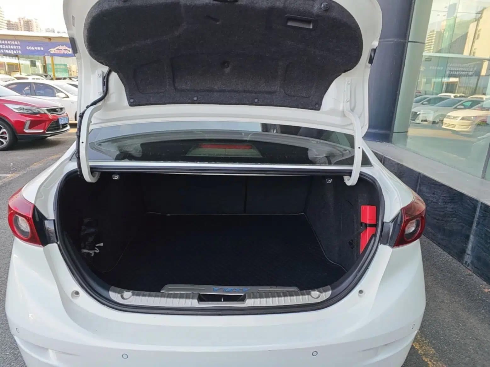 Mazda 3 Axela 2014 Sedan 1.5L Automatic Luxury Model — миниатюра 22